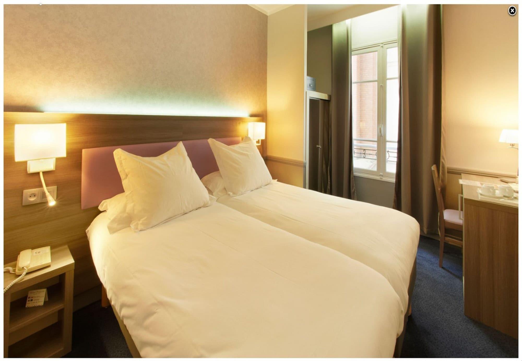 Hotel Poussin Paris Exteriör bild
