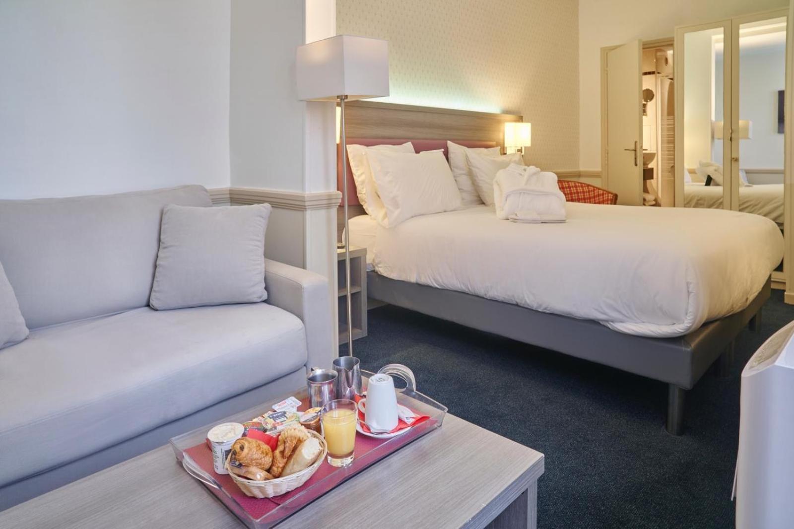 Hotel Poussin Paris Exteriör bild