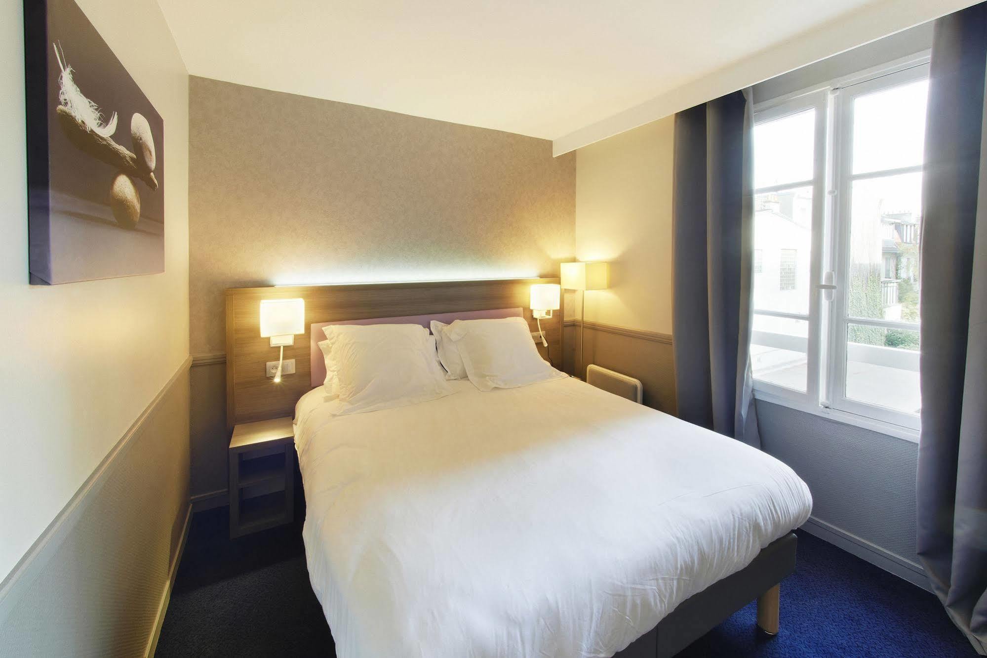 Hotel Poussin Paris Exteriör bild
